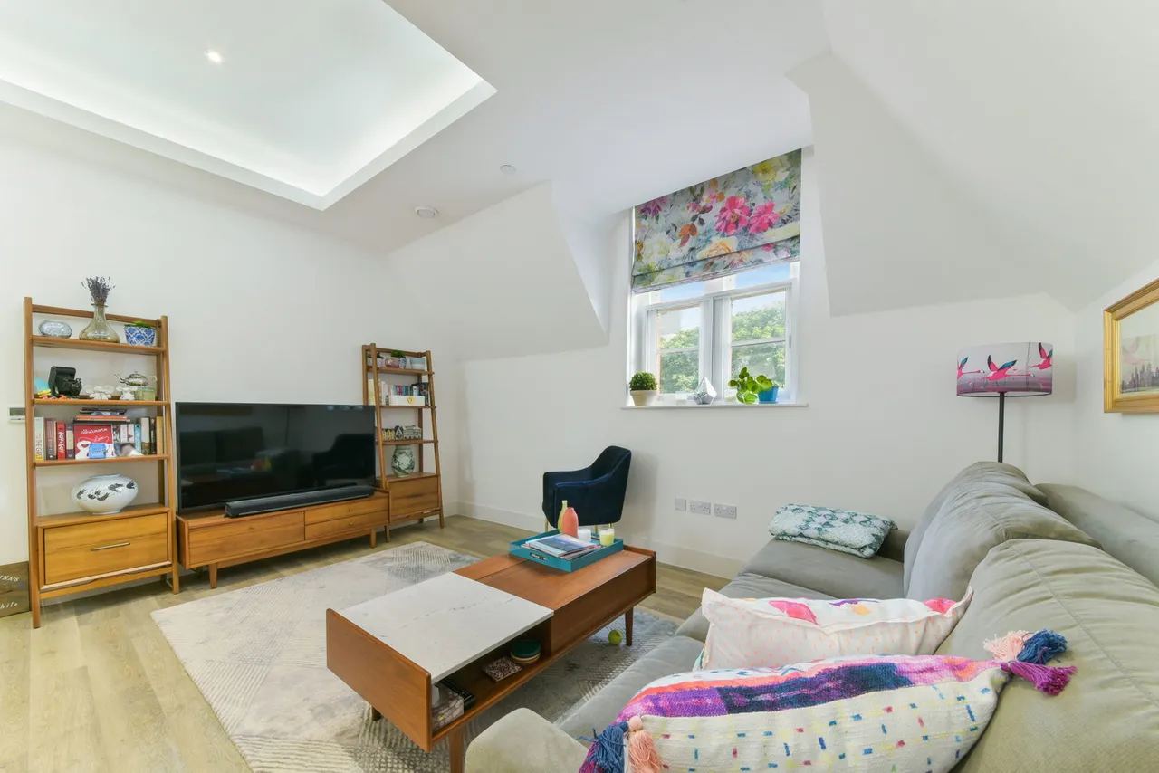 Hyde Lane, London, SW11, photo 5