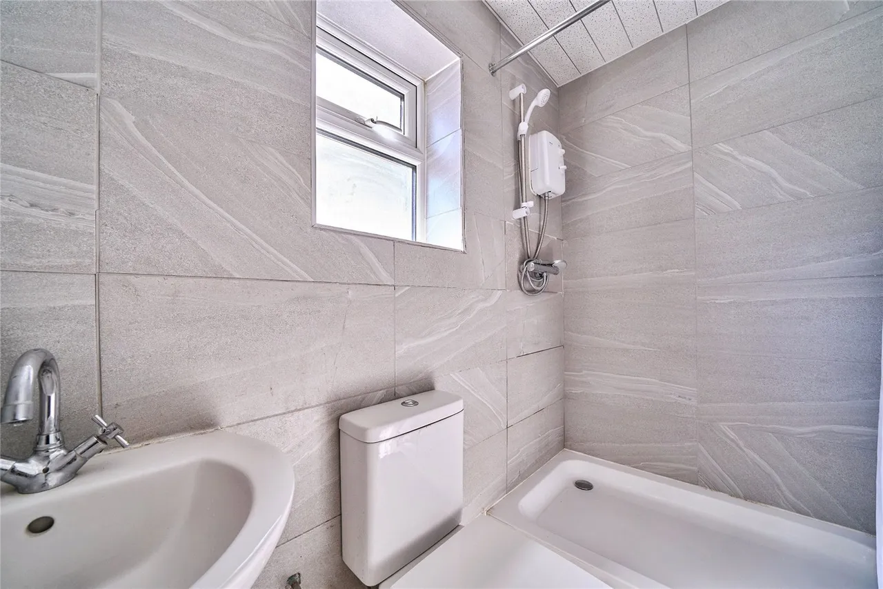 Cann Hall Road, London, E11, photo 5