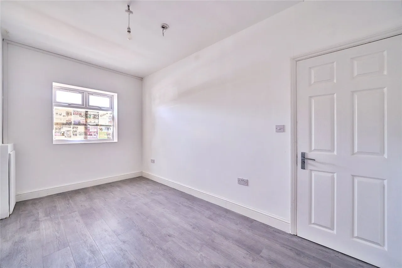 Cann Hall Road, London, E11, photo 22