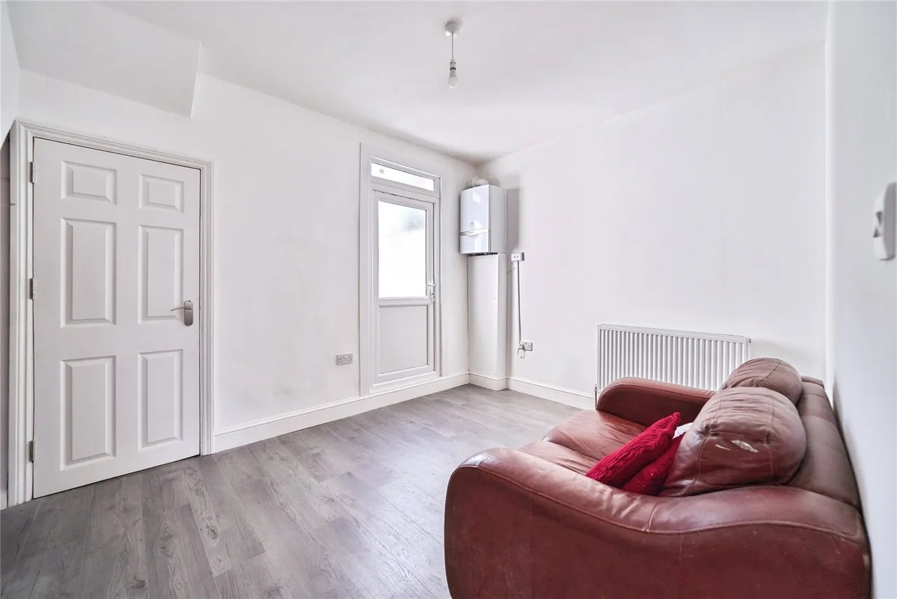 Cann Hall Road, London, E11, photo 23
