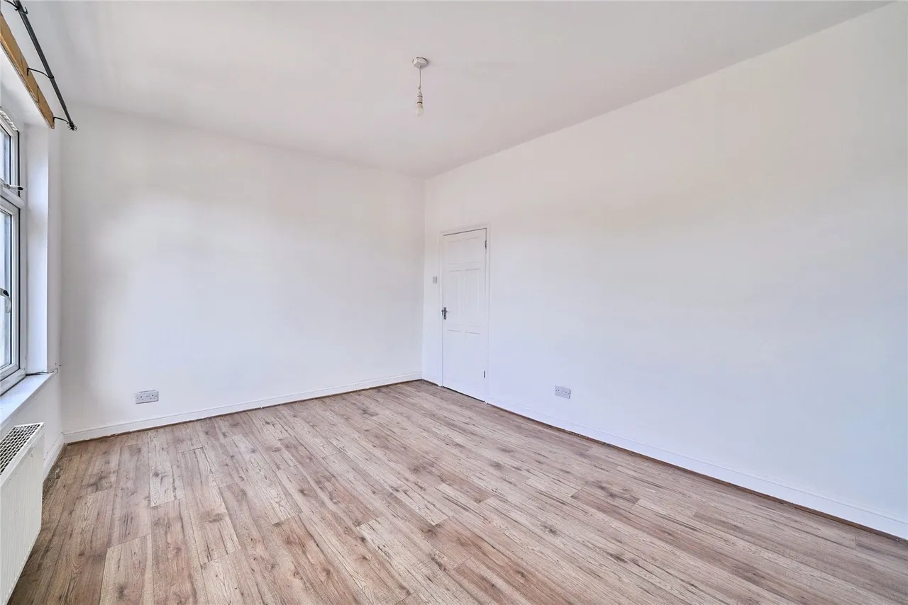 Cann Hall Road, London, E11, photo 20