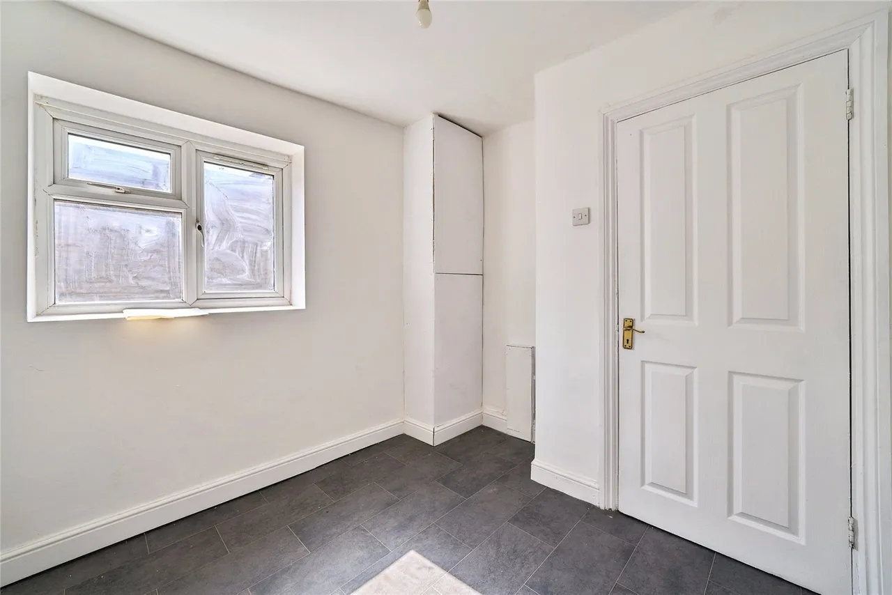 Cann Hall Road, London, E11, photo 12