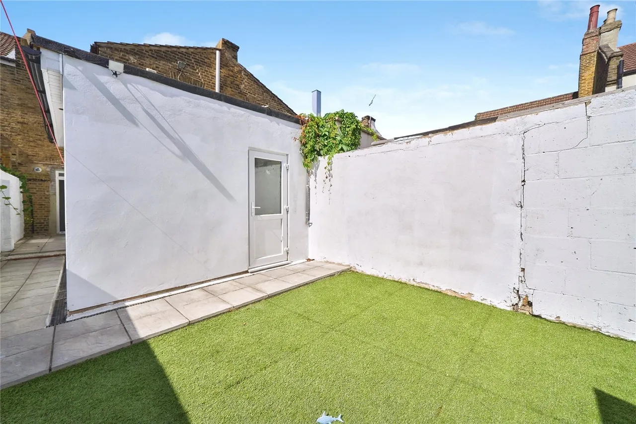 Cann Hall Road, London, E11, photo 29