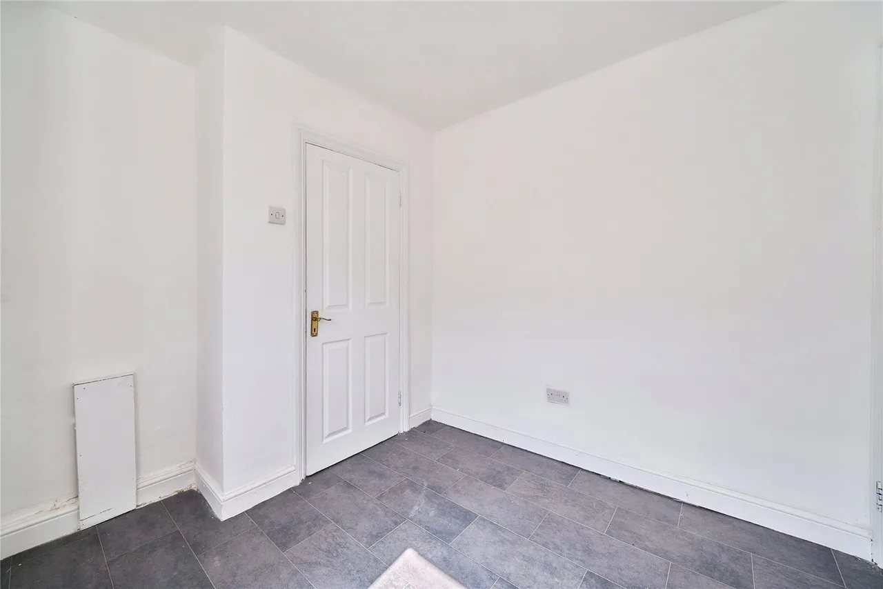 Cann Hall Road, London, E11, photo 13