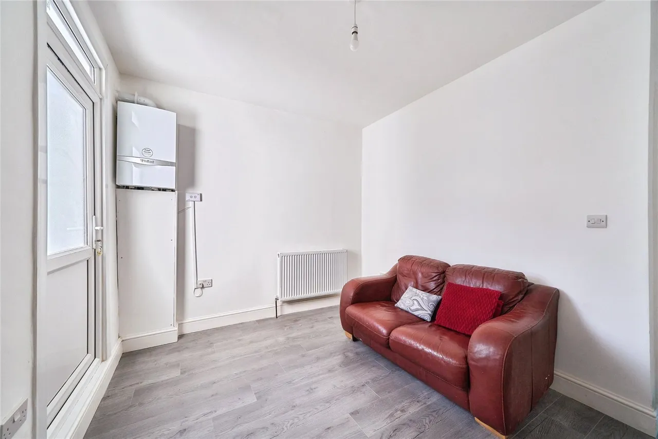 Cann Hall Road, London, E11, photo 24