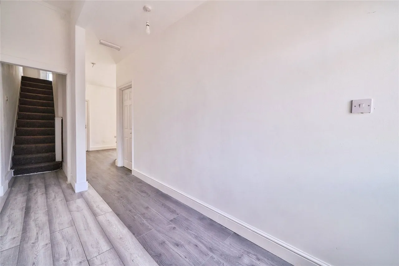Cann Hall Road, London, E11, photo 6