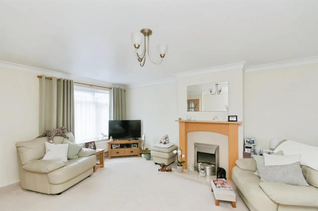 Seven Sisters Road, Eastbourne, photo 2