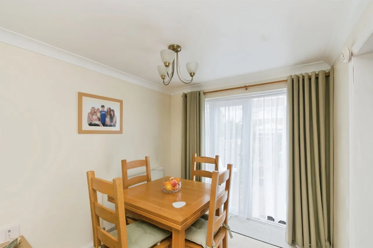 Seven Sisters Road, Eastbourne, photo 4
