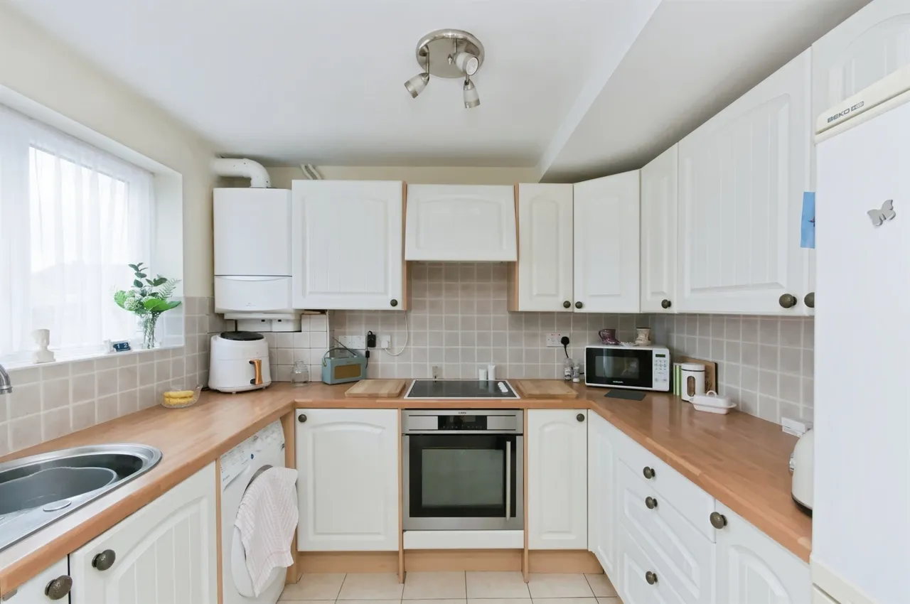 Seven Sisters Road, Eastbourne, photo 5