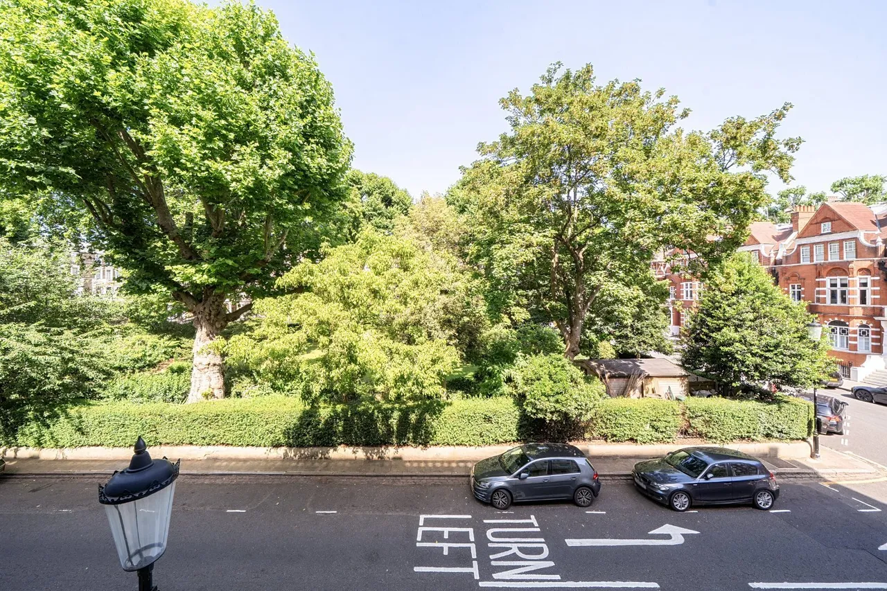 Earls Court Square, Earls Court, SW5, photo 12