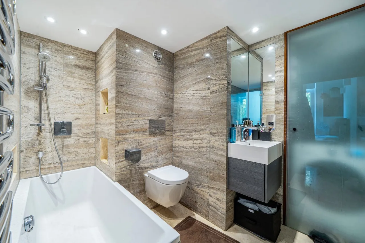 Earls Court Square, Earls Court, SW5, photo 10