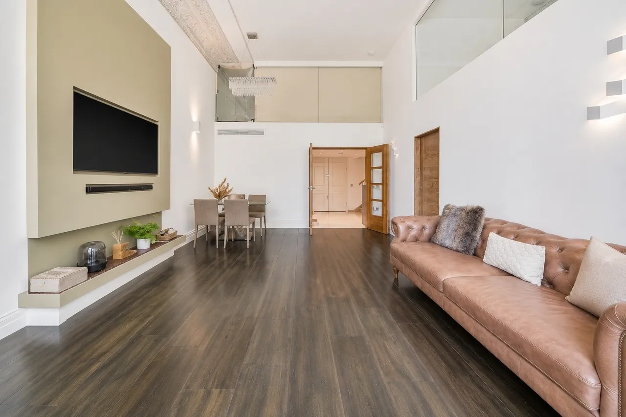 Earls Court Square, Earls Court, SW5, photo 15