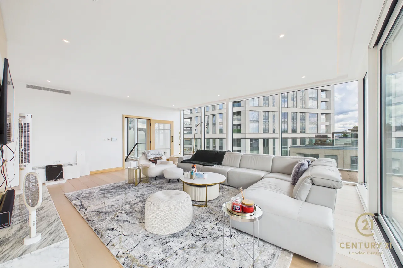 3 bed property for sale, Lockgate Road, London, SW6