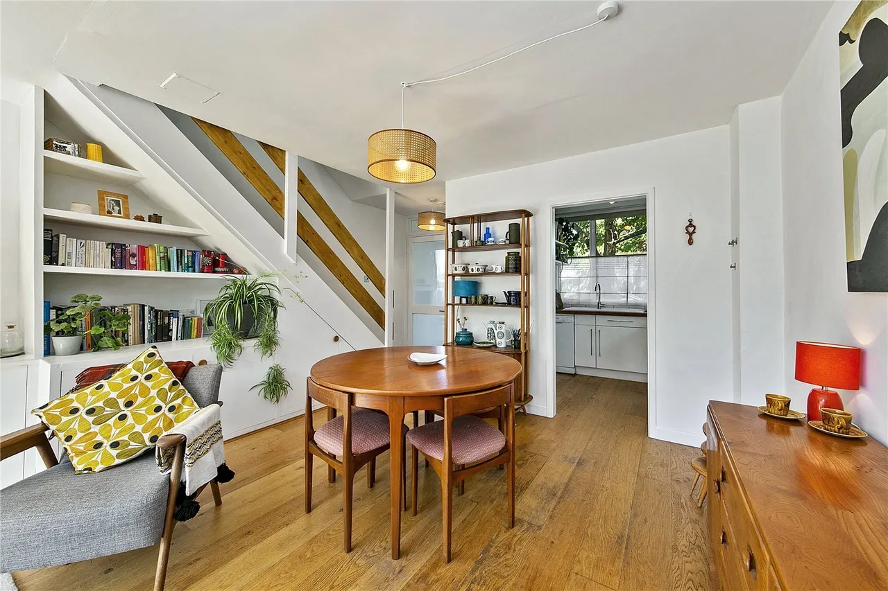 Blagdon Walk, Teddington, TW11, photo 6