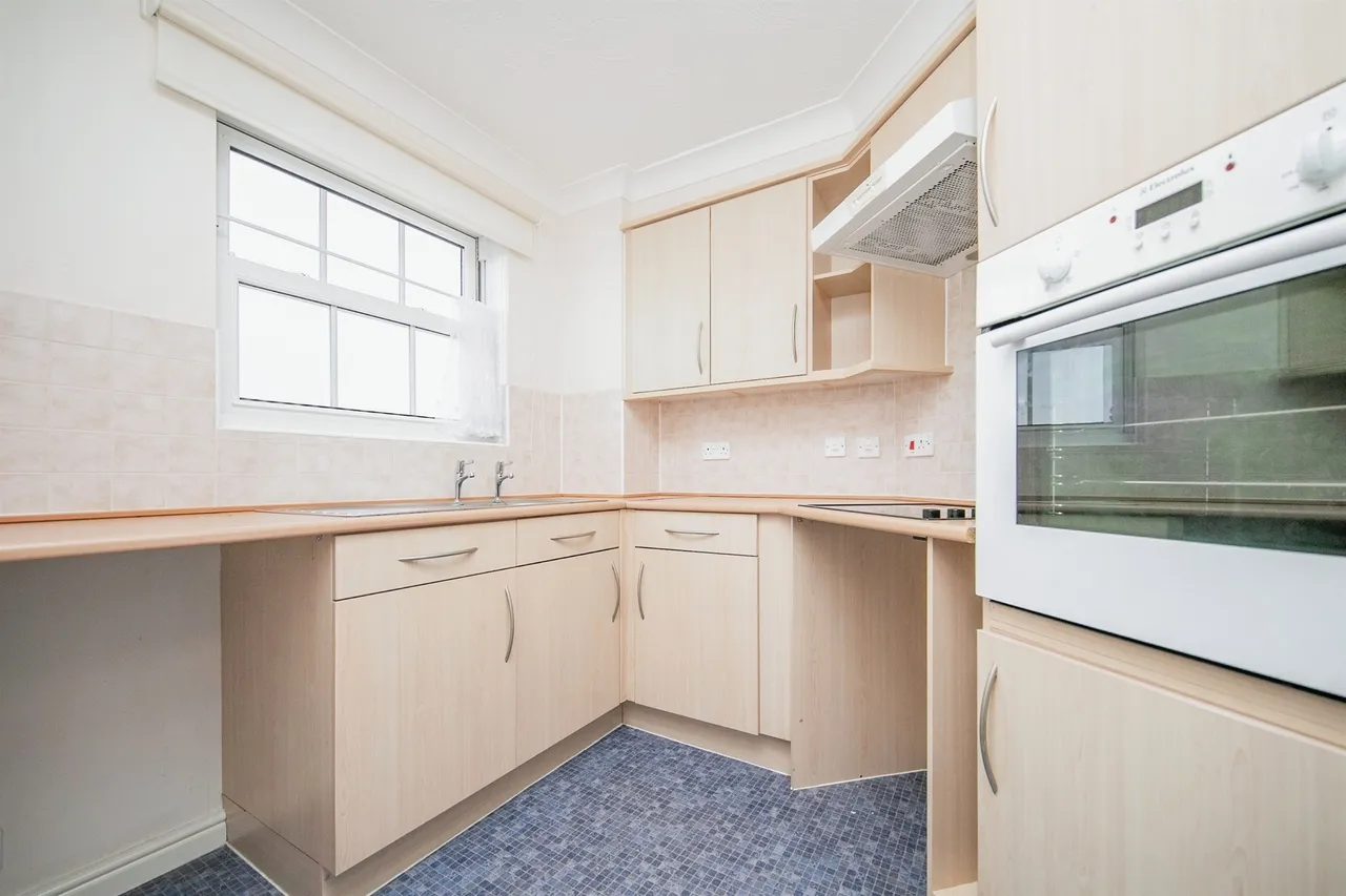 Marine Parade West, Clacton-On-Sea, photo 3