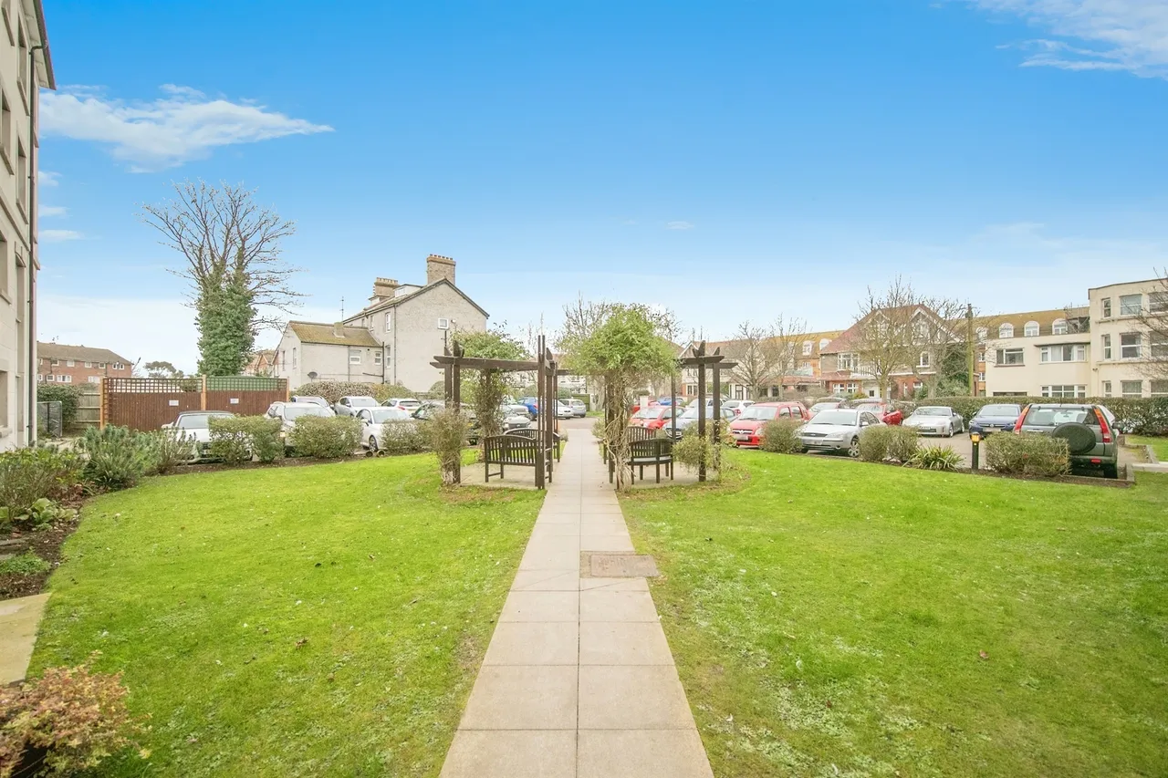 Marine Parade West, Clacton-On-Sea, photo 12