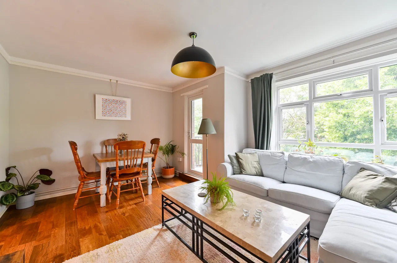 3 bed flat for sale — 27 Hooper House, West Hill, London