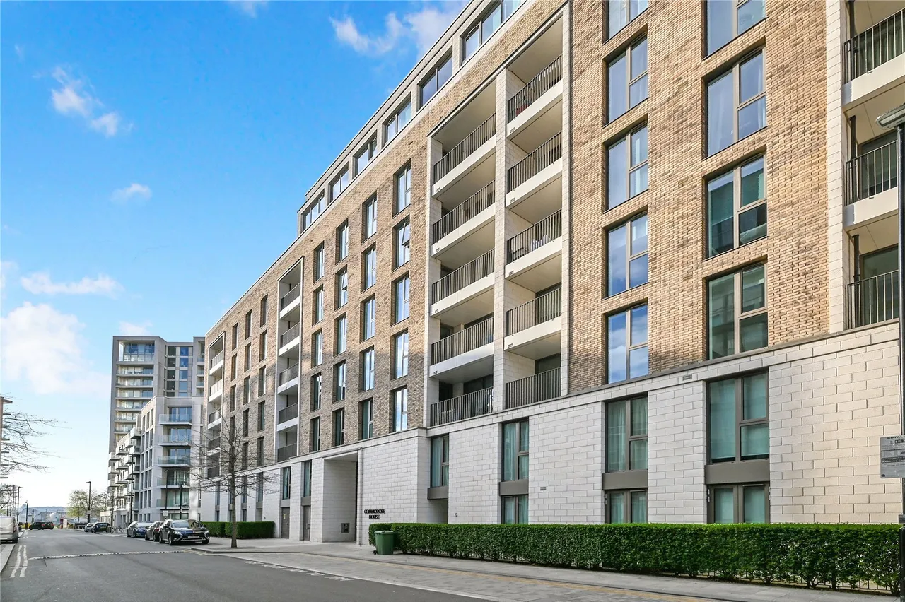 Admiralty Avenue, London, E16, photo 2
