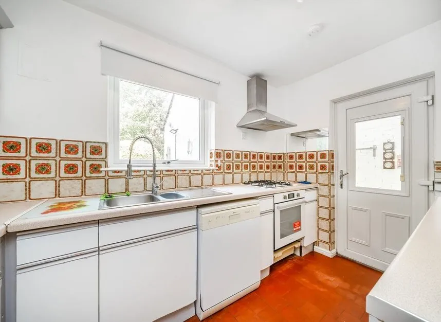 Murray Avenue, Hounslow, TW3, photo 4
