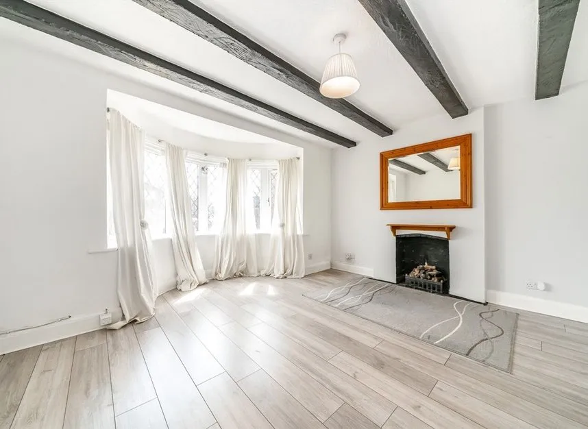 Murray Avenue, Hounslow, TW3, photo 2