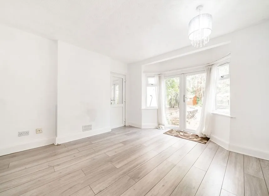 Murray Avenue, Hounslow, TW3, photo 3