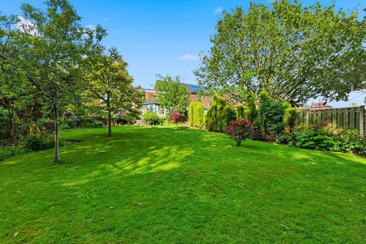 Mortomley Lane, High Green, S35, photo 43