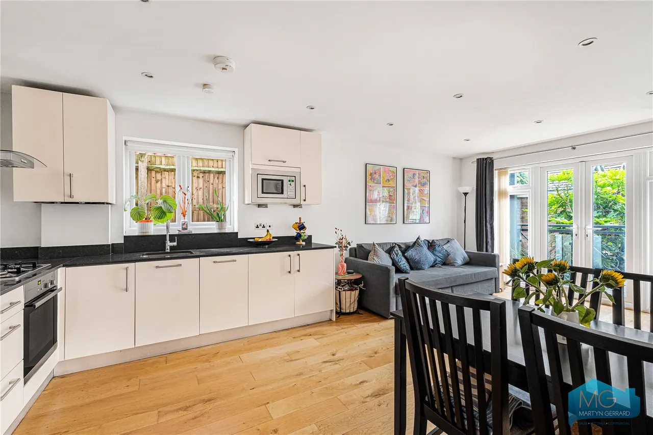 Holden Road, London, N12, photo 10