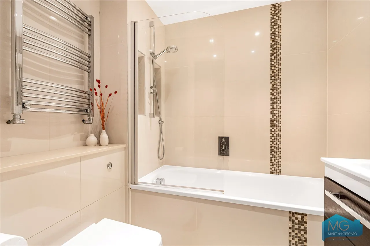 Holden Road, London, N12, photo 18