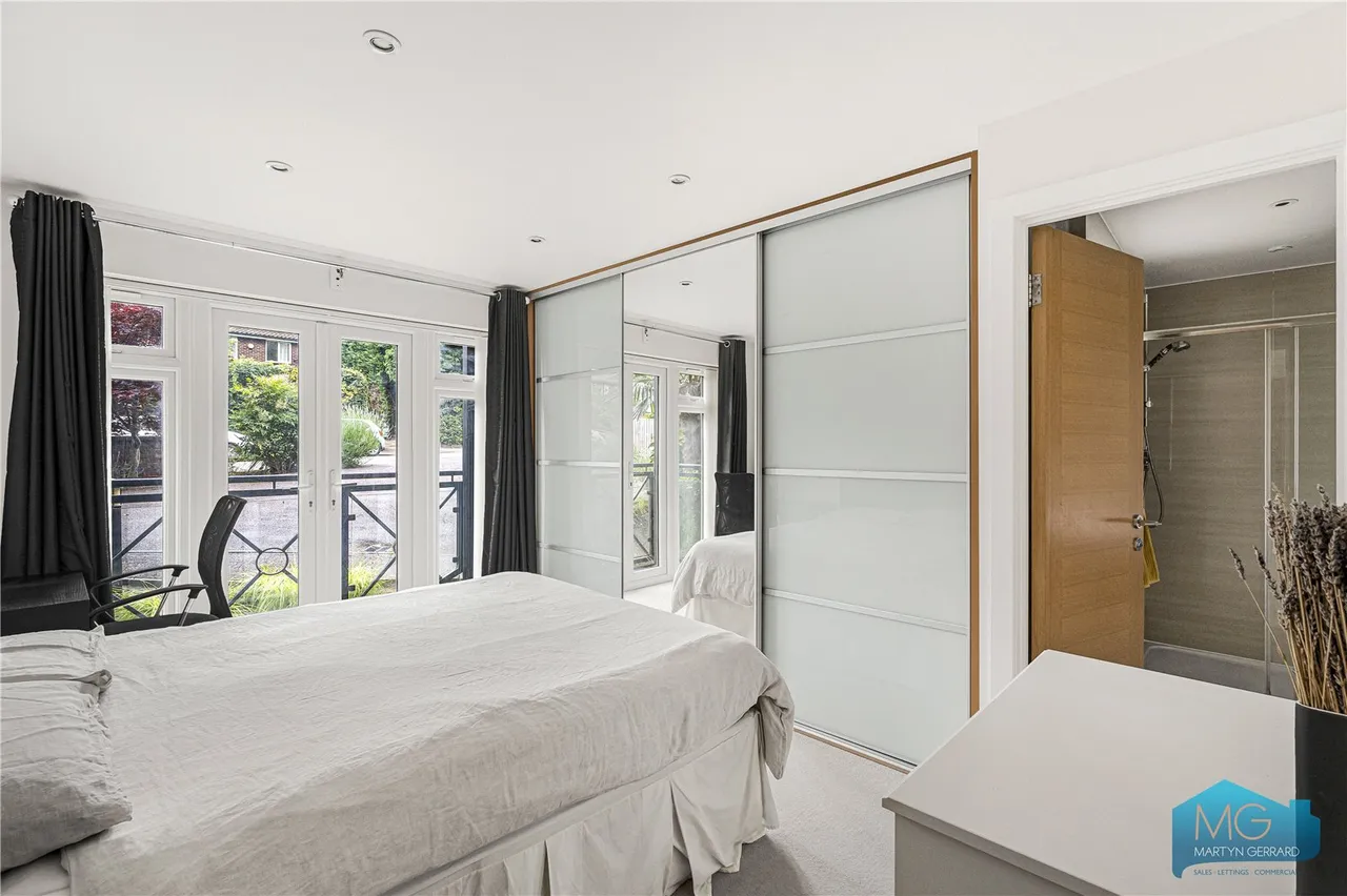 Holden Road, London, N12, photo 11