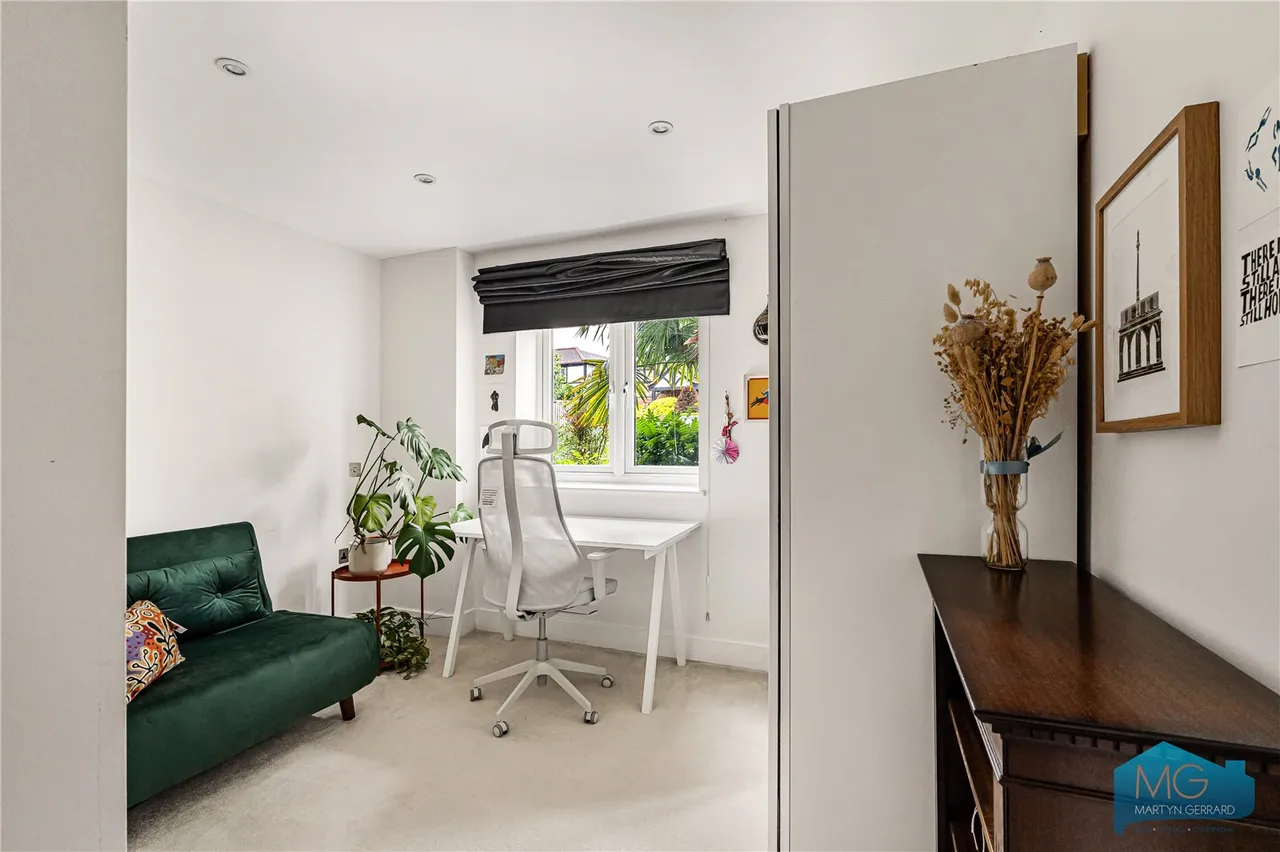 Holden Road, London, N12, photo 6