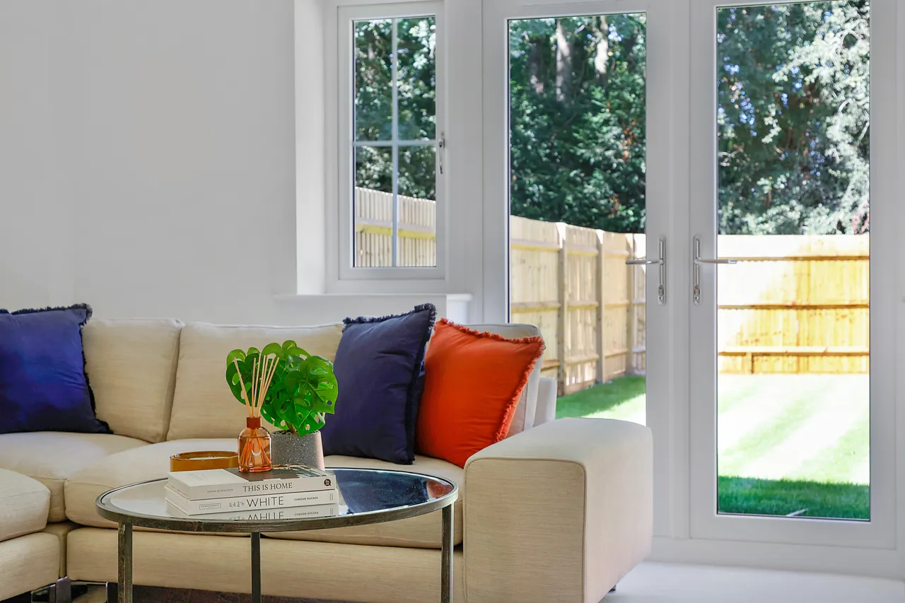 Burstow Grove, Off Haroldslea Drive, RH6, photo 8