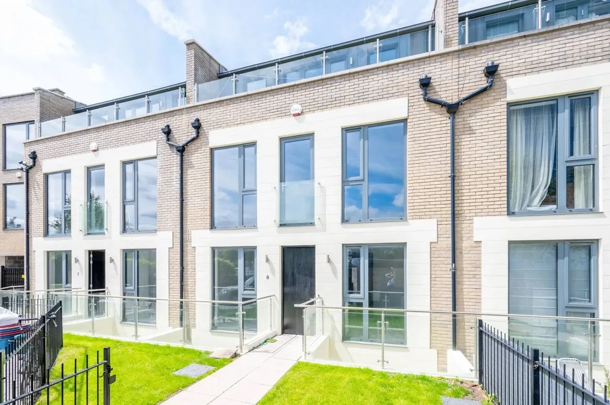 Gunnersbury Mews, Chiswick, W4, photo 2
