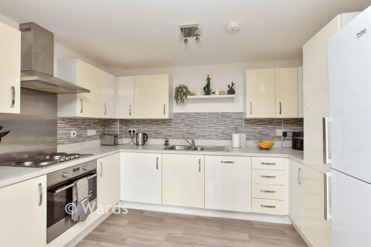Lywood Drive, Sittingbourne, ME10, photo 5
