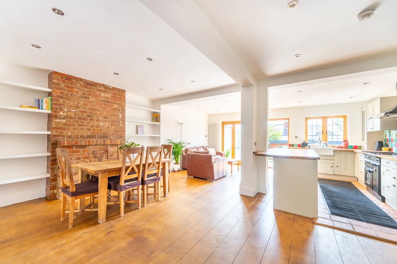 4 bed house for sale — 116 Dollis Hill Avenue, London
