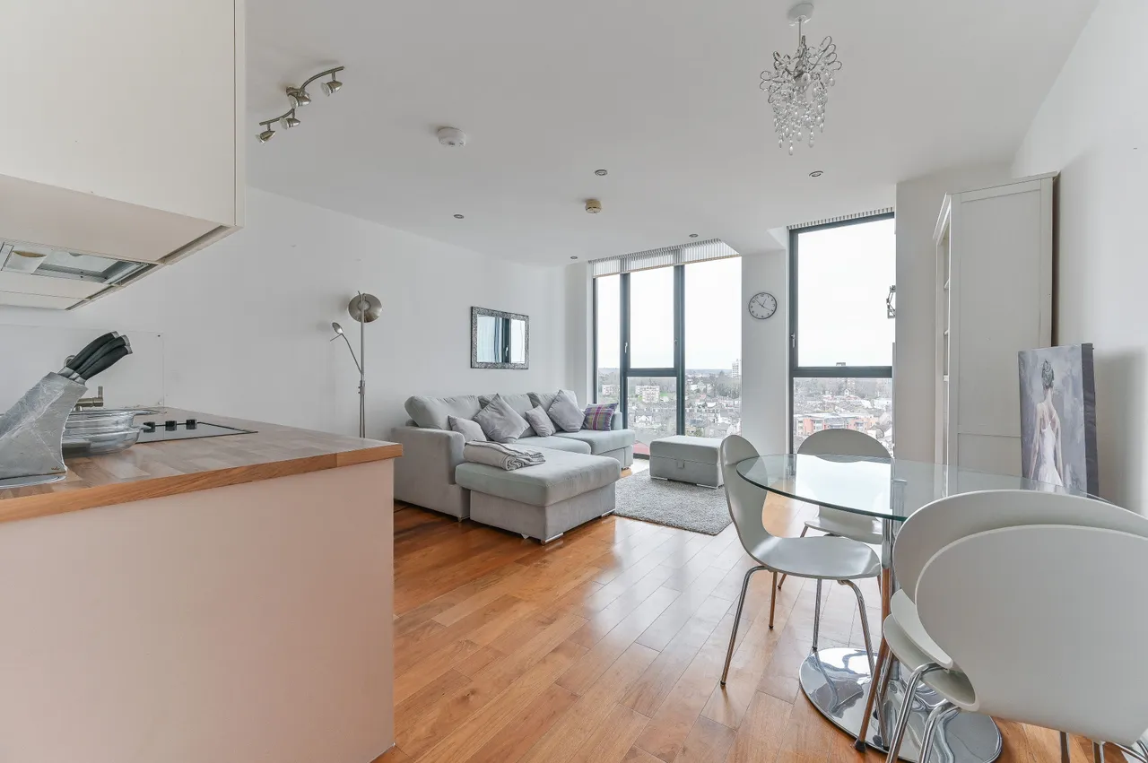 Flat 115, Centrillion Point, 2 Masons Avenue, Croydon, photo 9