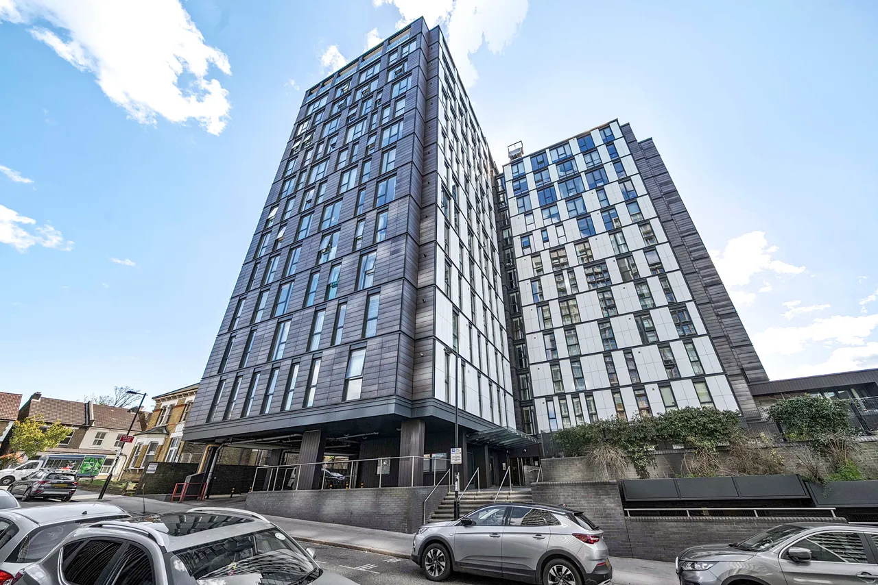 Flat 115, Centrillion Point, 2 Masons Avenue, Croydon, photo 4