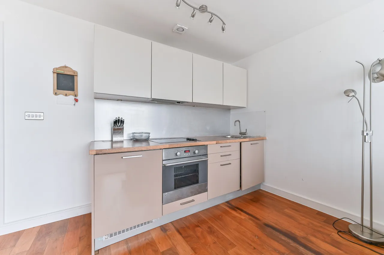 Flat 115, Centrillion Point, 2 Masons Avenue, Croydon, photo 12