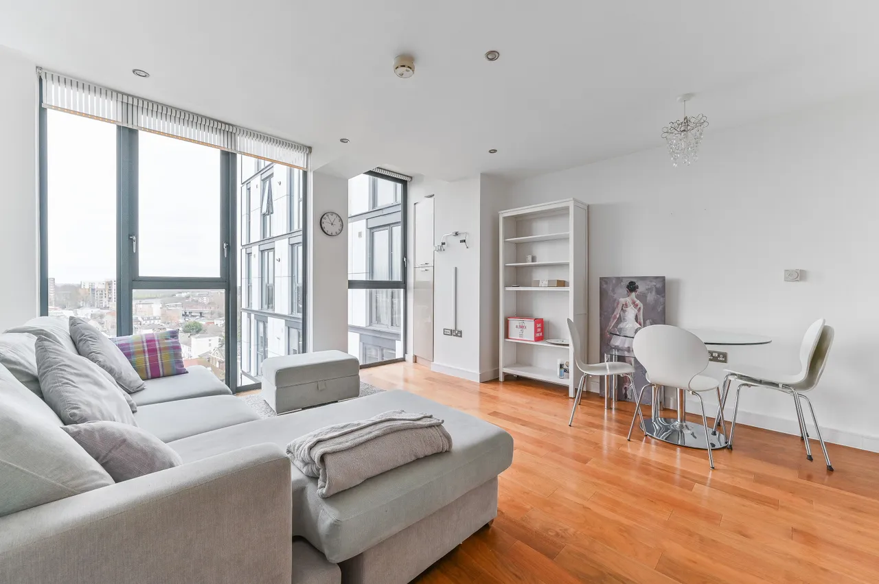 Flat 115, Centrillion Point, 2 Masons Avenue, Croydon, photo 11