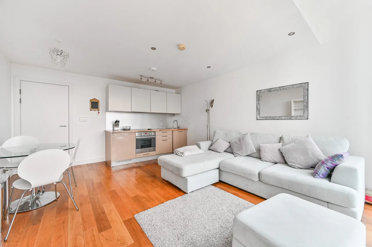 Flat 115, Centrillion Point, 2 Masons Avenue, Croydon, photo 10