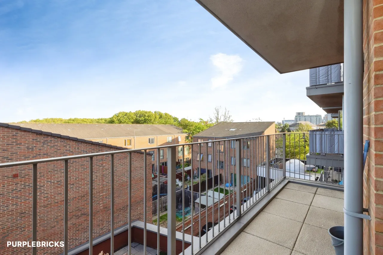 Exeter Road, London, E16, photo 2