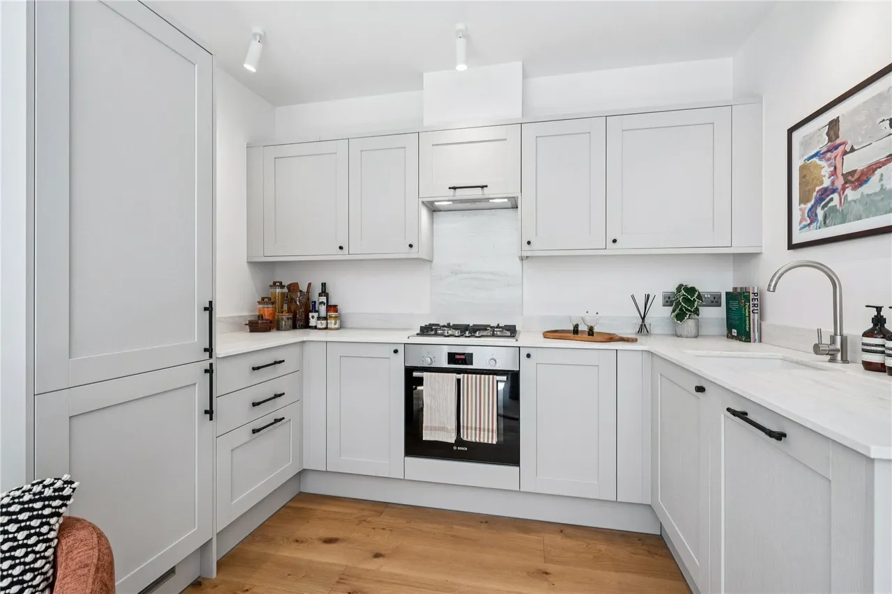 Brixtow Mews, London, SW2, photo 9