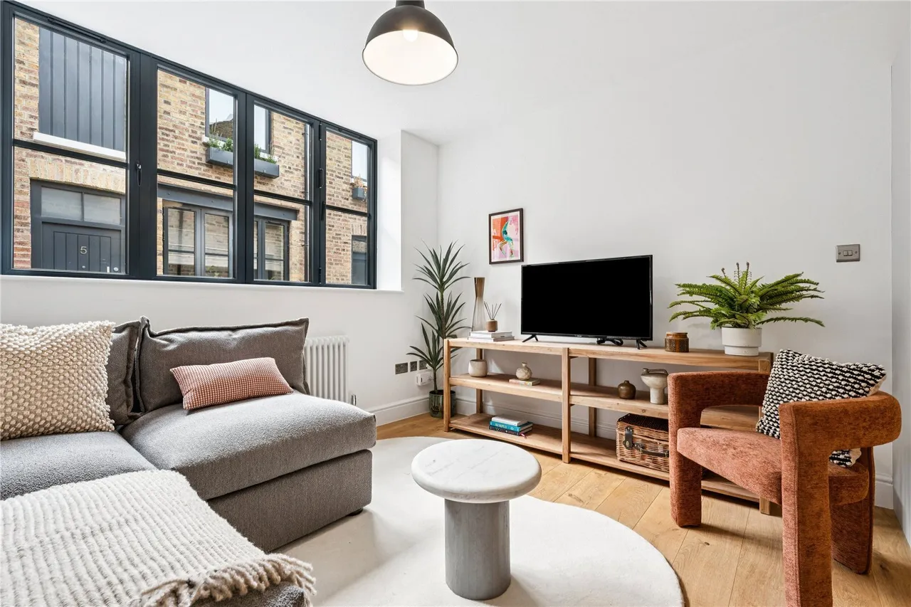 Brixtow Mews, London, SW2, photo 10