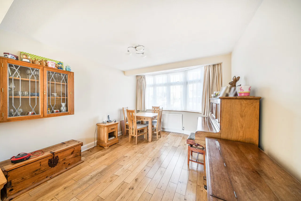 Felbridge Avenue, Stanmore, HA7, photo 2