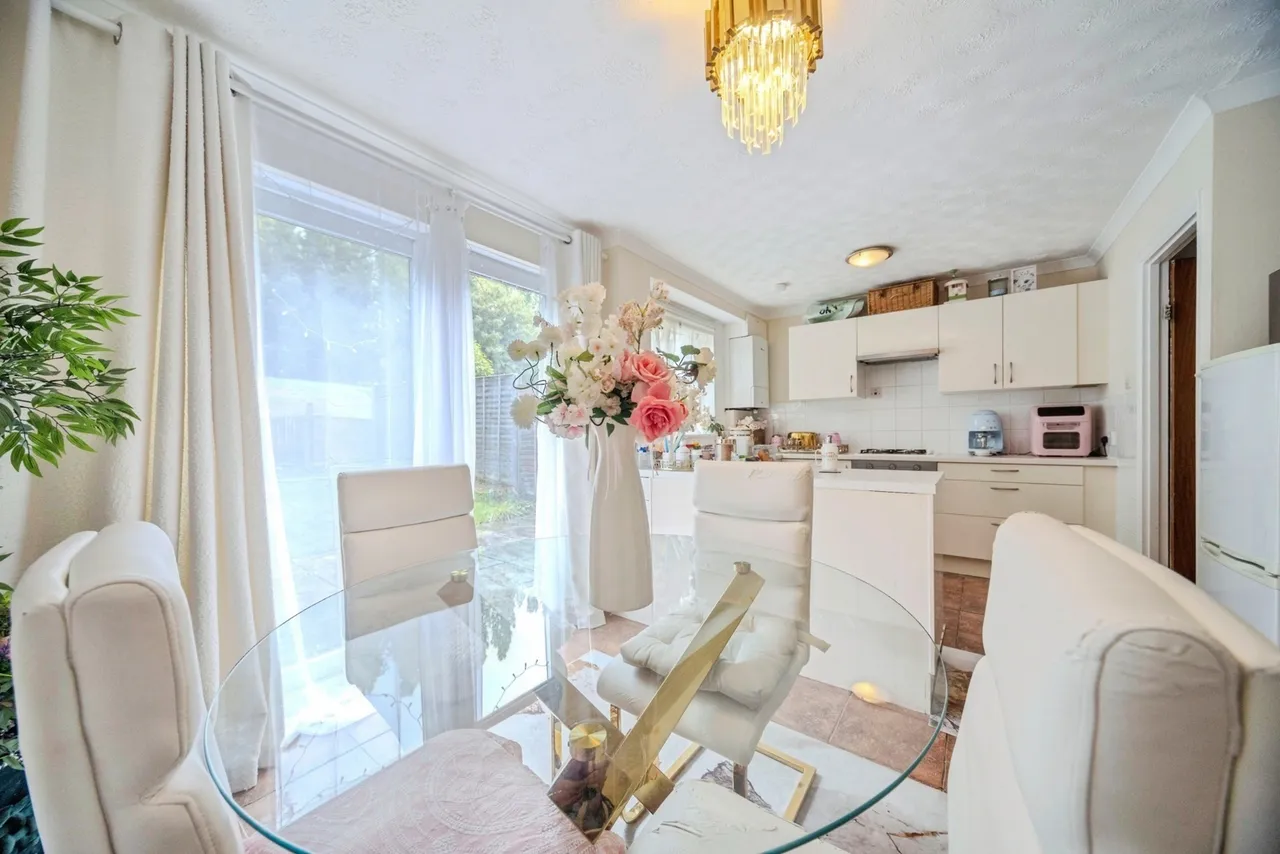Larch Grove, Bletchley, MK2, photo 7