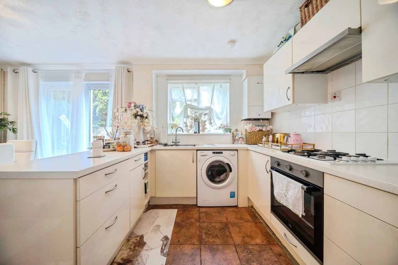 Larch Grove, Bletchley, MK2, photo 6