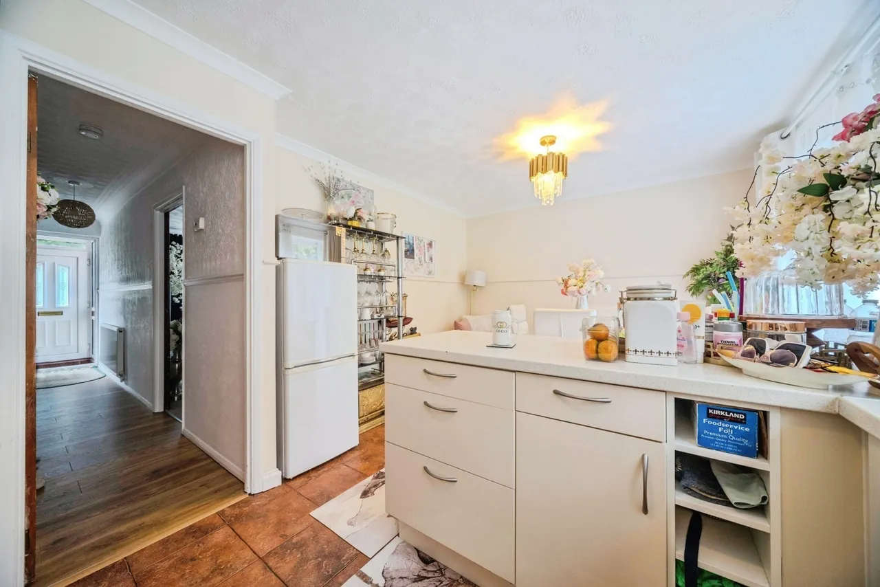Larch Grove, Bletchley, MK2, photo 3