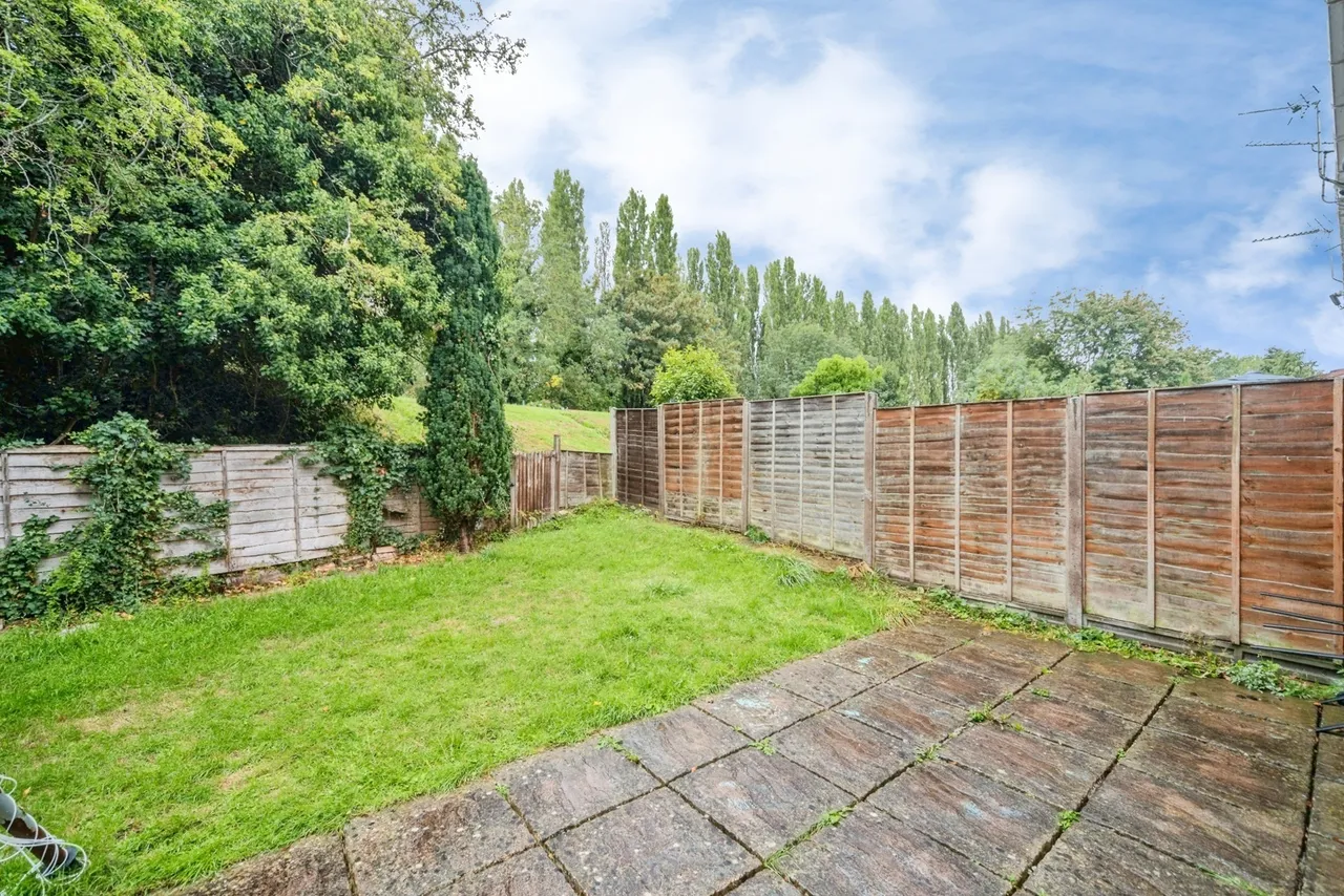 Larch Grove, Bletchley, MK2, photo 4