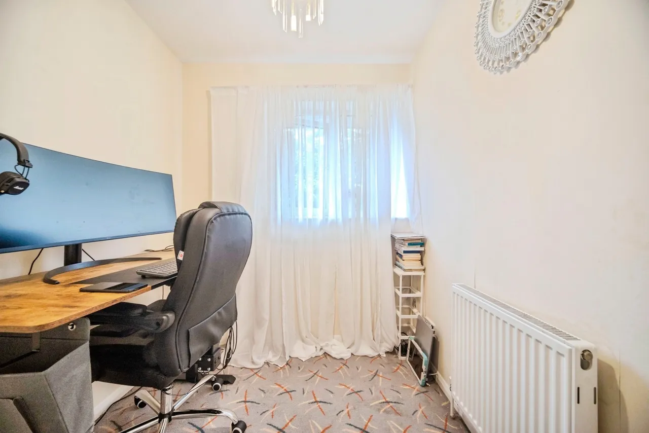 Larch Grove, Bletchley, MK2, photo 12