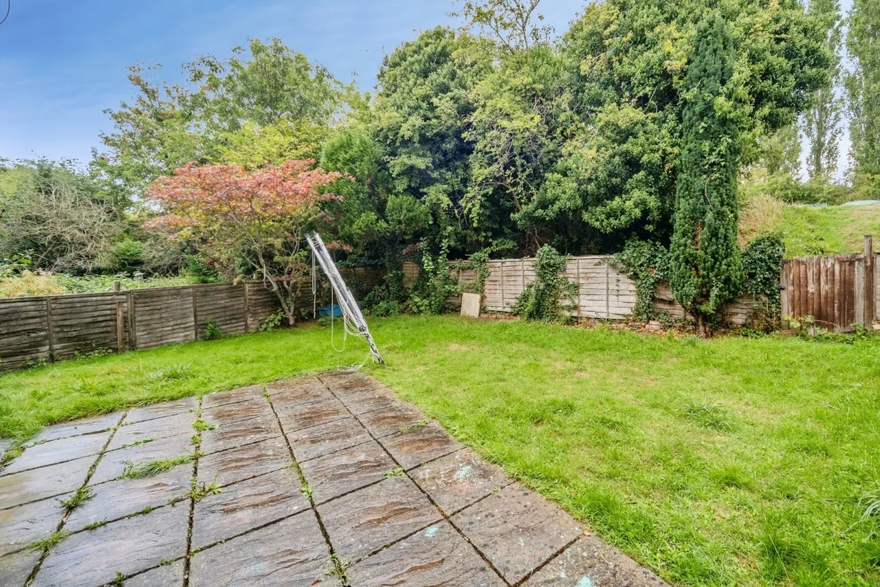 Larch Grove, Bletchley, MK2, photo 16