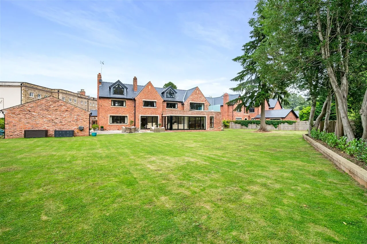 Prestbury, Macclesfield, photo 28
